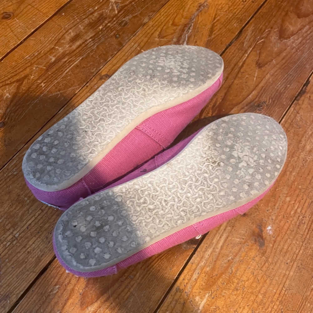 Pink Toms - Picture 2 of 4